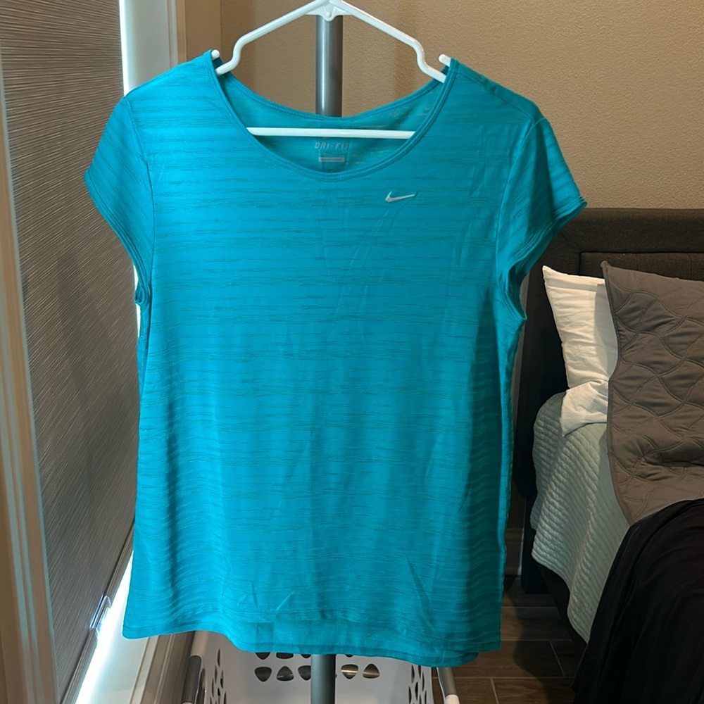 Nike DriFit Lightweight Short Sleeve Shirt